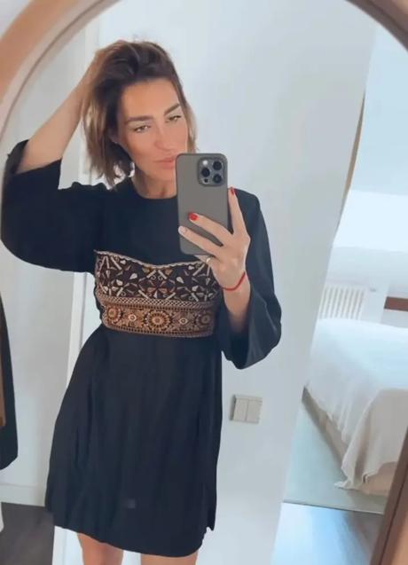 Eugenia Osborne con un vestido negro. Fuente: Instagram. 