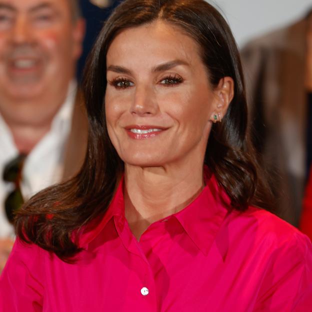 El eyeliner rosa de la reina Letizia, el truco de maquillaje sorpresa y más atrevido que rejuvenece la mirada