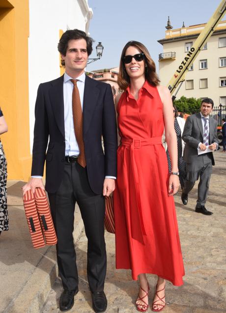 Fernando Fitz-James Stuart y Sofía Palazuelo en Sevilla. / GTRES