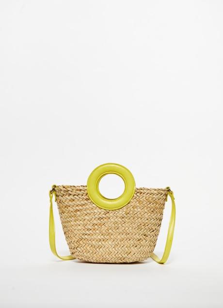 Bolso de rafia de Sfera (29,99 euros)