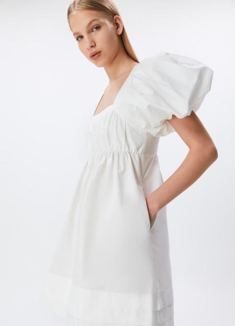 Vestido blanco de Sfera (35,99 euros)