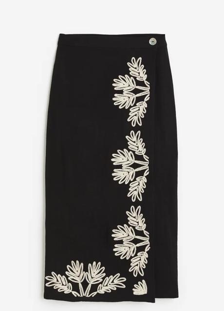 Falda negra de H&M (39,99 euros)