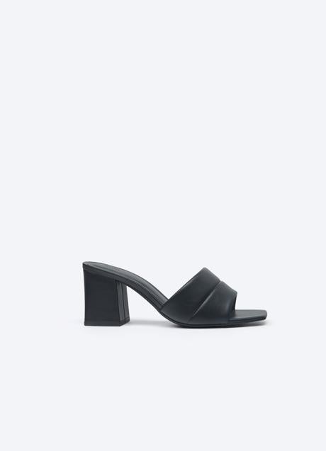 Mules negros, 17,99€.