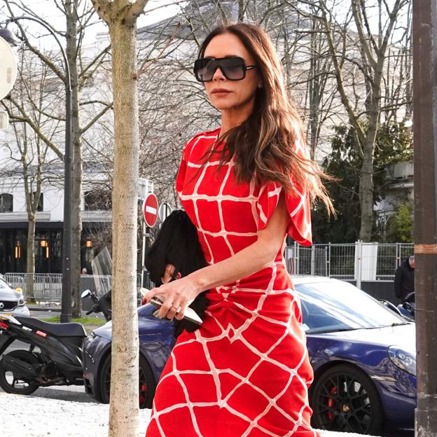 Este es el vestido favorito de Victoria Beckham que sigue todas las tendencias de 2023. 