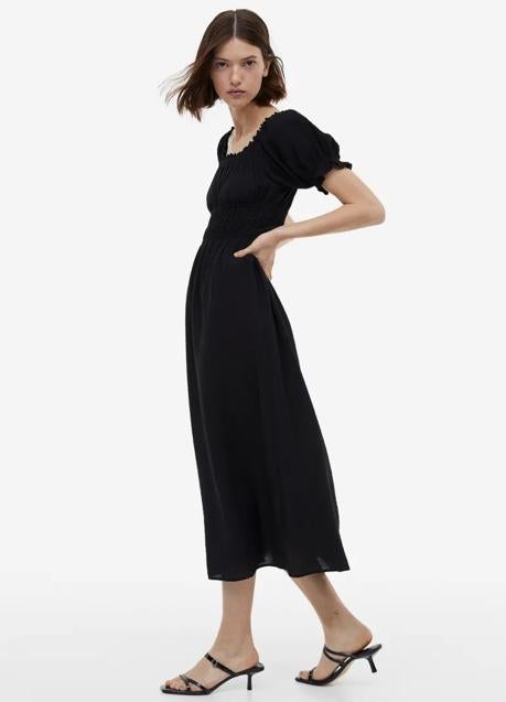 Vestido negro de H&M (29,99 euros)