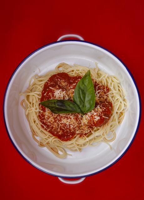 La pasta de Don Vito, con las albóndigas de la Nona. / DR.