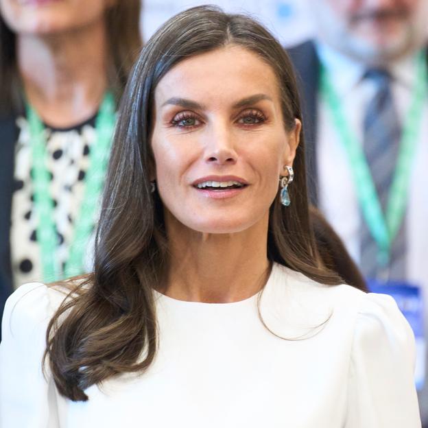 La reina Letizia luce una melena sedosa y brillante.