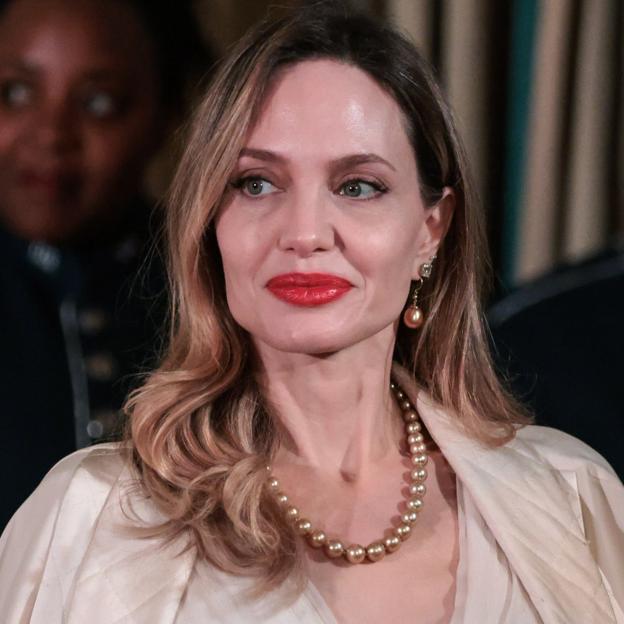 Angelia Jolie con nuevo cambio de look.