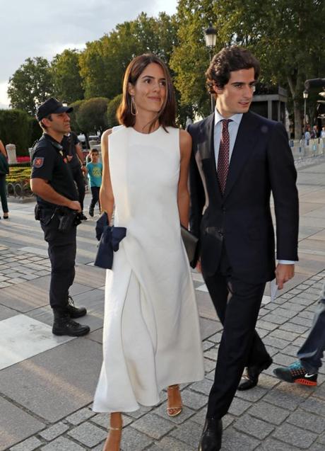 Viernes: El vestido blanco