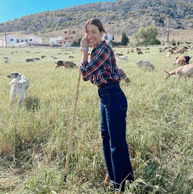 Virginia Troconis con unos vaqueros de Zara.