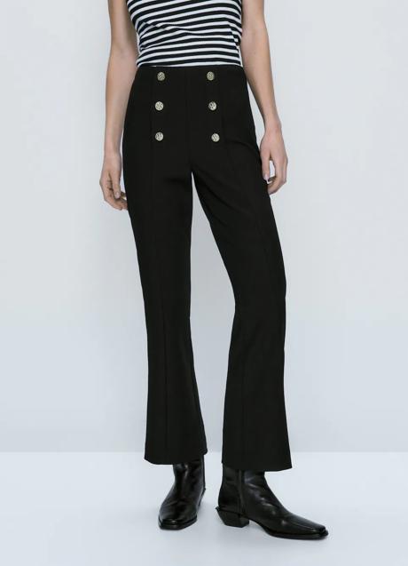 Pantalón con botones tipo flare, 39,95 euros