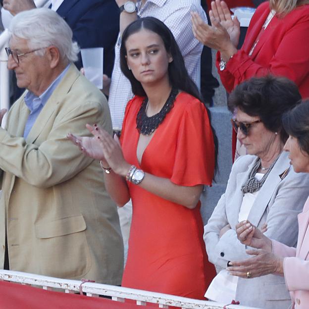 El elegante estilismo de Victoria Federica con collar maxi para las fiestas de San Isidro