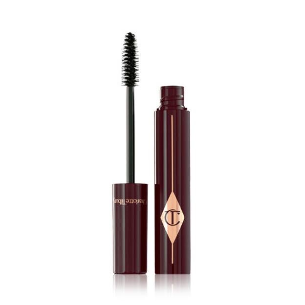 Máscara de pestañas Full Fat Lashes de Charlotte Tilbury.