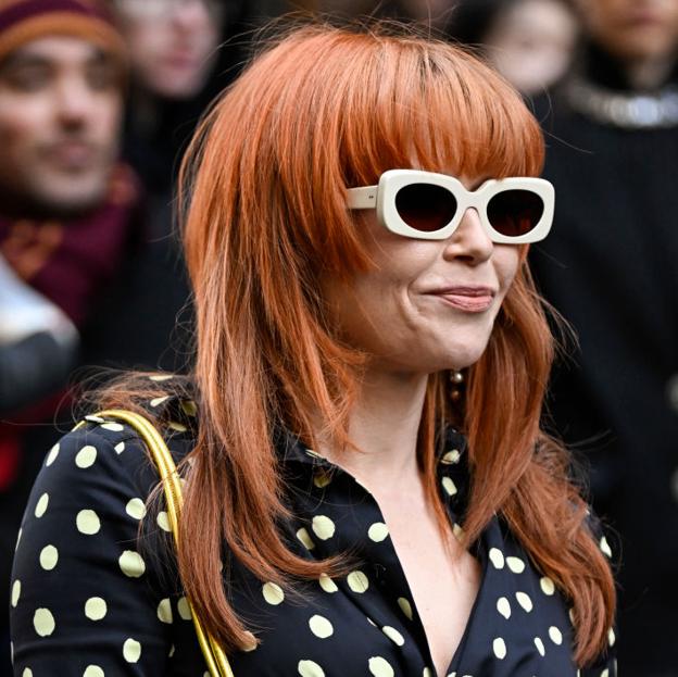 La actriz Natasha Lyonne con corte de pelo a capas.