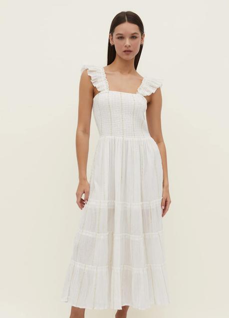 Vestido blanco de Stradivarius (35,99 euros)