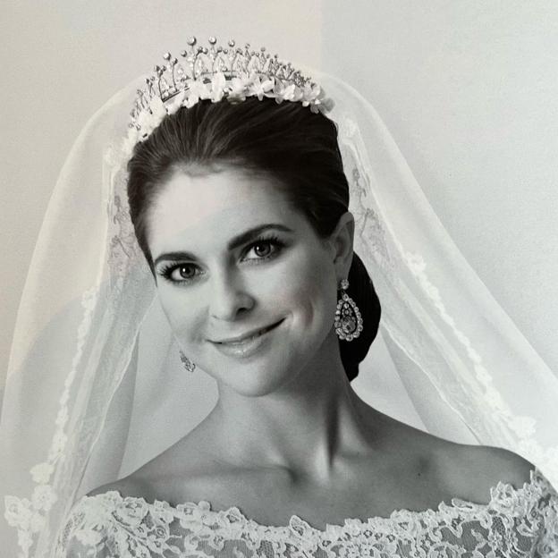 Retrato de la princesa Magdalena de Suecia el día de su boda.