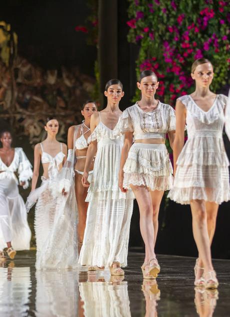 Desfile de Piluca Bayarri en Adlib Ibiza.