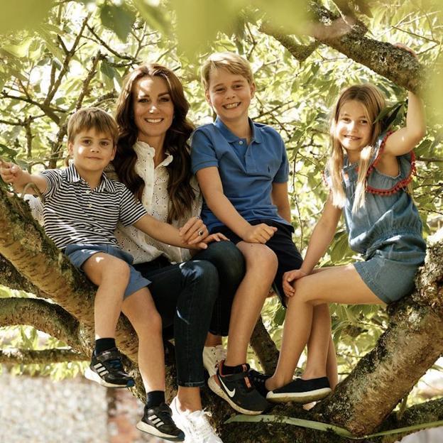 Kate Middleton está muy presente en la educación de Jorge, futuro rey de Inglaterra, y sus hermanos Carlota y Luis. 