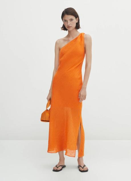 Vestido de Massimo Dutti.