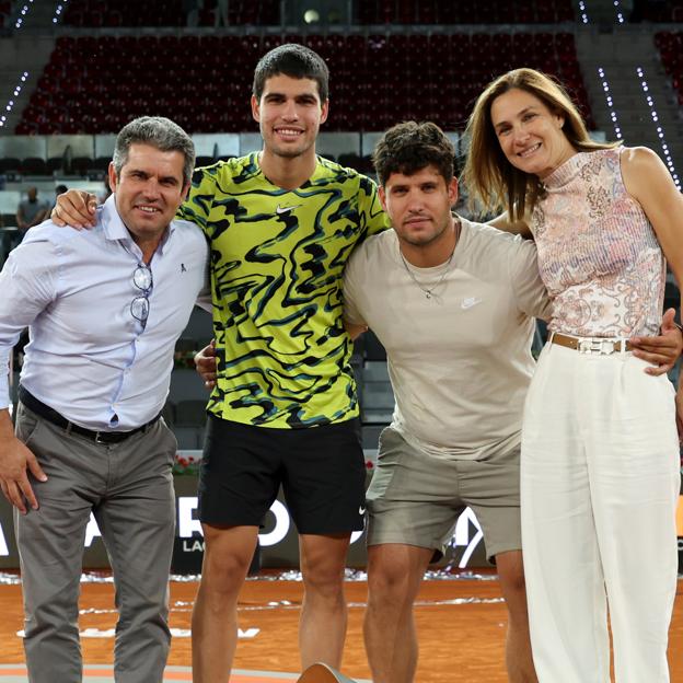 La familia de Carlos Alcaraz: madre sevillana, abuelo ajedrecista y su segundo padre