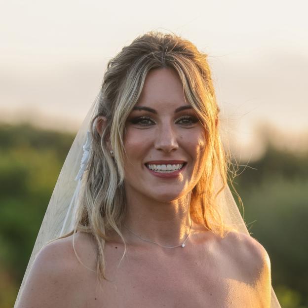 El impresionante vestido de novia de alta costura de Edurne: palabra de honor, motivos florales y pedrería