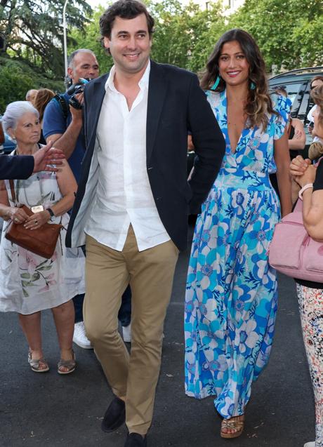 Khali el Assir y Juan José Franco, a su llegada al Hotel Ritz de Madrid donde se celebró el cóctel previo a la boda de Tamara Falcó e Íñigo Onieva. (FOTO: GTRES)