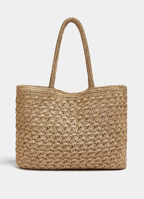 Bolso de rafia de Pull & Bear (22,99 euros)