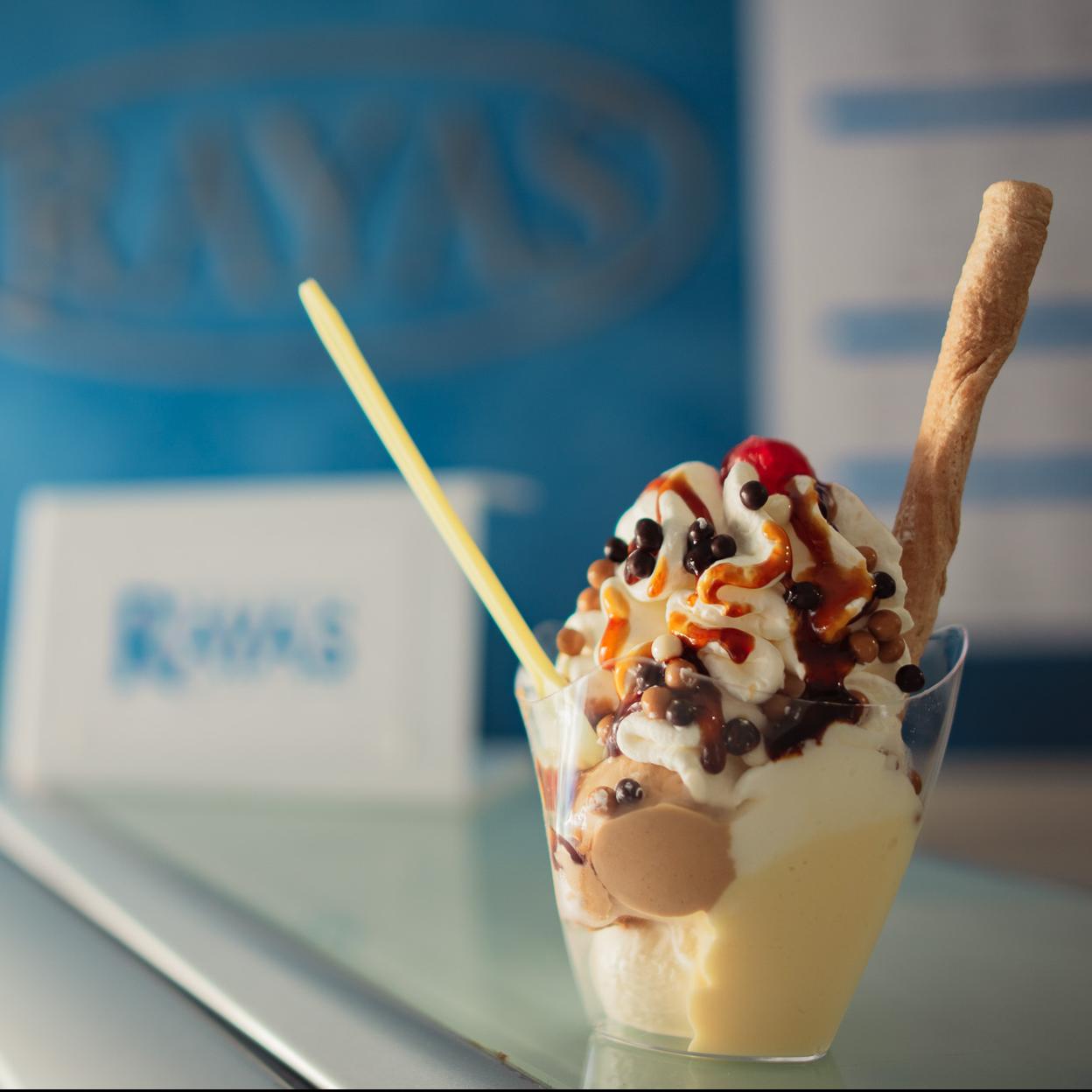 Uno de los helados de la heladería Rayas, una institución en Sevilla./heladería rayas