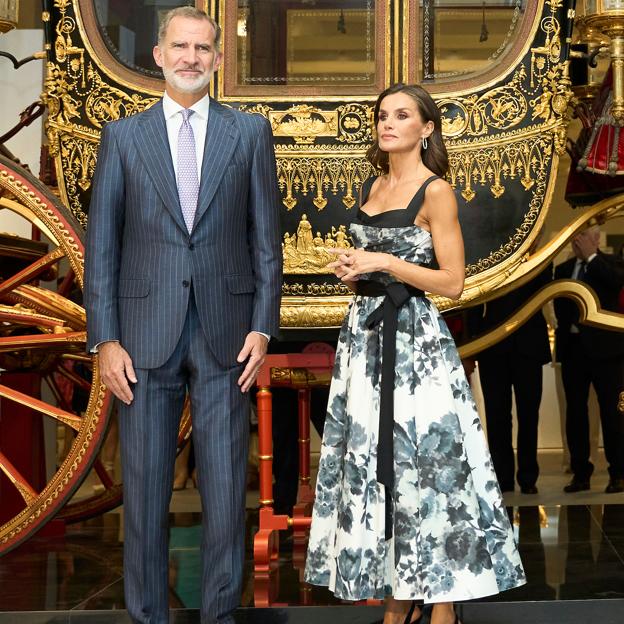 Los reyes Felipe y Letizia visitaron la exposición temporal dedicada a medios de transporte