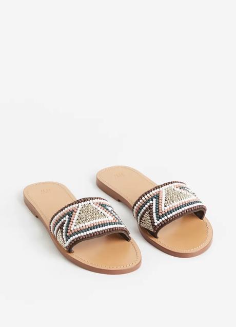 Sandalias planas de H&M (54,99 euros)