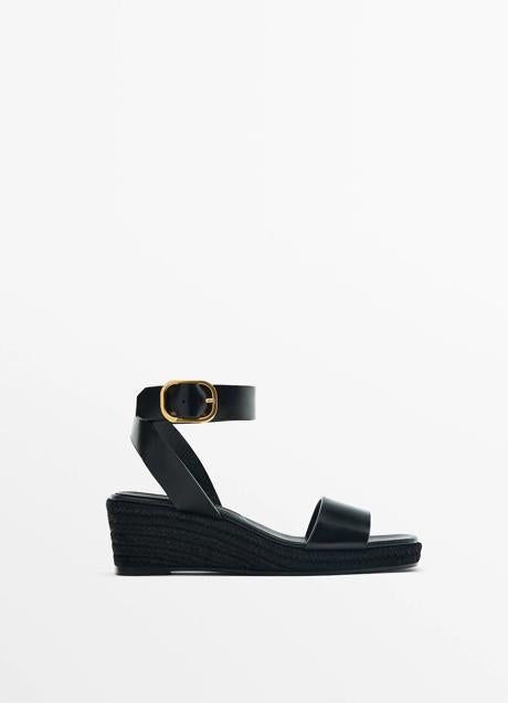 Sandalias de esparto de Massimo Dutti (89,95 euros)