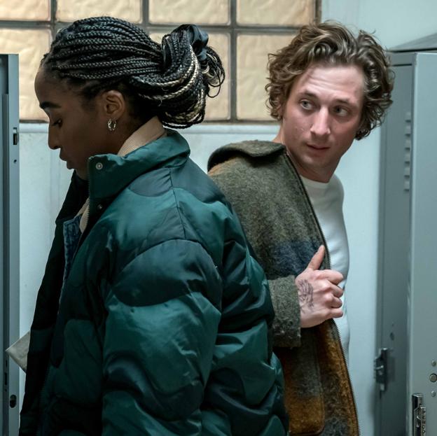 Ayo Edebiri y Jeremy Allen White en una imagen de la nueva temporada de The Bear.