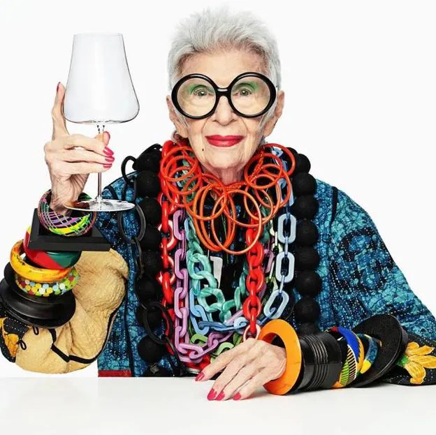 La extraordinaria vida de Iris Apfel, la adolescente más vieja del