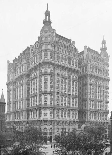 El Ansonia, poco después de terminar de ser construido. / WIKIPEDIA