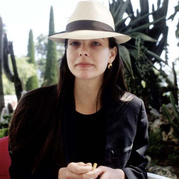 Una deslumbrante Carole Bouquet, fotografiada en su juventud. 