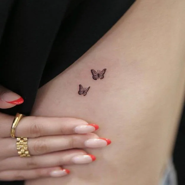 Tatuajes pequeños para mujer en el pecho muy elegantes y