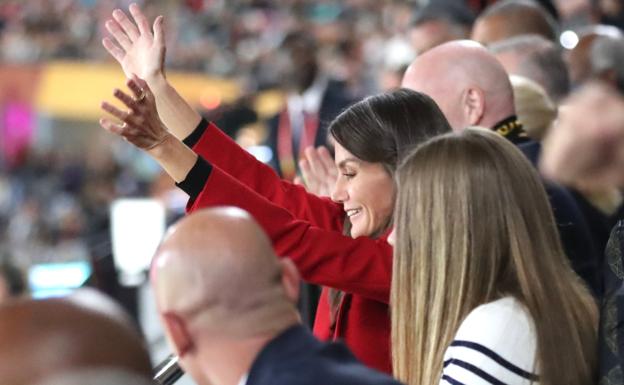 La reina Letizia celebró como una aficionada más el triunfo de la selección española en el Mundial de fútbol femenino de Australia.