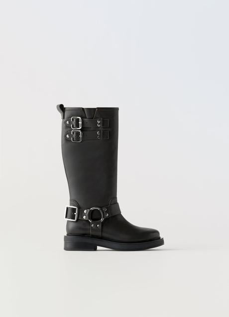 Botas altas con hebillas de Zara Kids. Foto: Zara Kids.