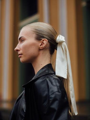 Maxi lazos: la tendencia viral que triunfa en redes y agota existencias en Mango Teen