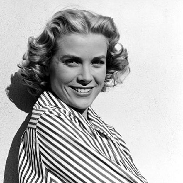 Grace Kelly con camisa de rayas.