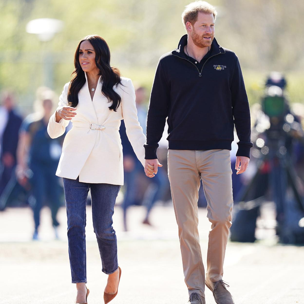 Harry y Meghan en una imagen de su nuevo documental. //GETTY