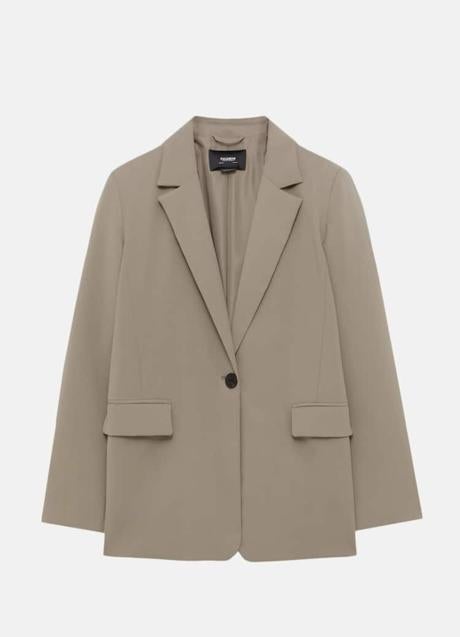 Blazer básico de Pull & Bear (29,99 euros)