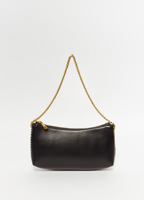 Bolso negro con cadena de Sfera (16,99 euros)