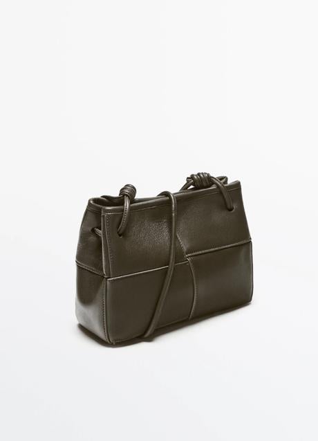 Bolso verde de Massimo Dutti (79,99 euros)