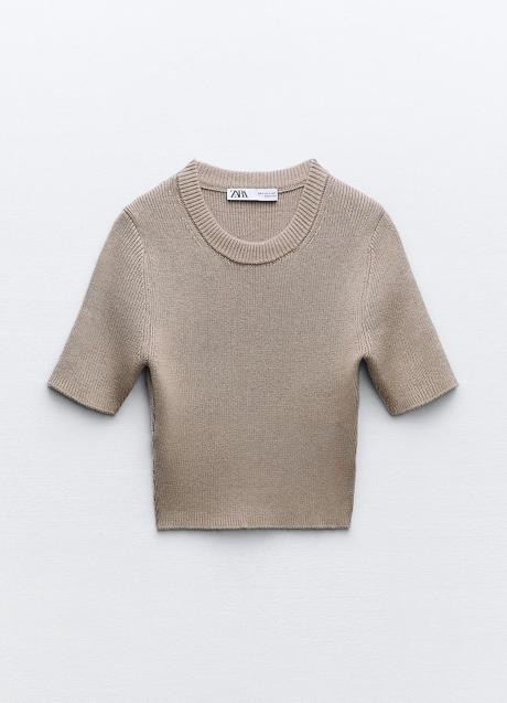 Top de punto de canalé de Zara (19,99 euros)