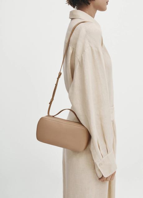 Bolso de piel de Massimo Dutti (79,99 euros)