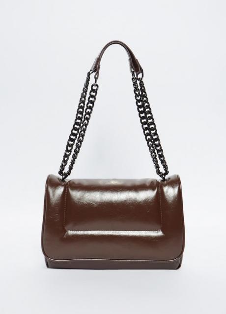 Bolso acolchado de Sfera (22,99 euros)