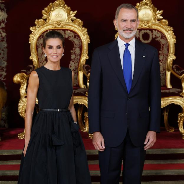 La reina Letizia y el rey Felipe VI, durante la recepción a los mandatarios internacionales en el Palacio Real, durante la cumbre de la OTAN en Madrid, en 2022. 