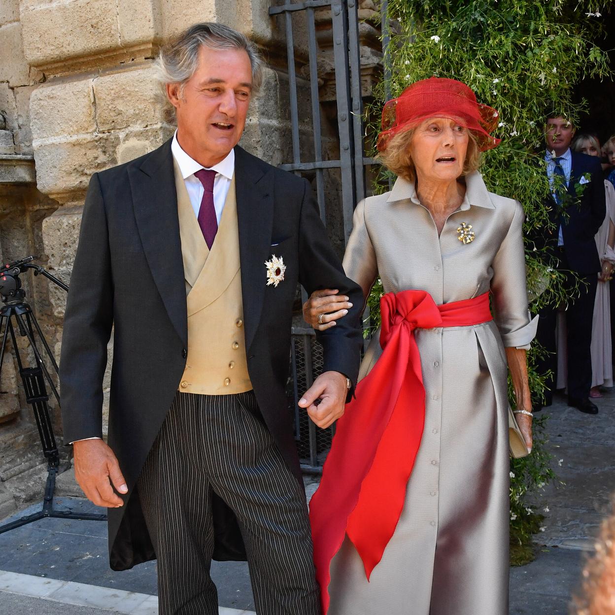 Jose Manuel Entrecanales, padre de la novia, y Blanca Domecq. /gtres