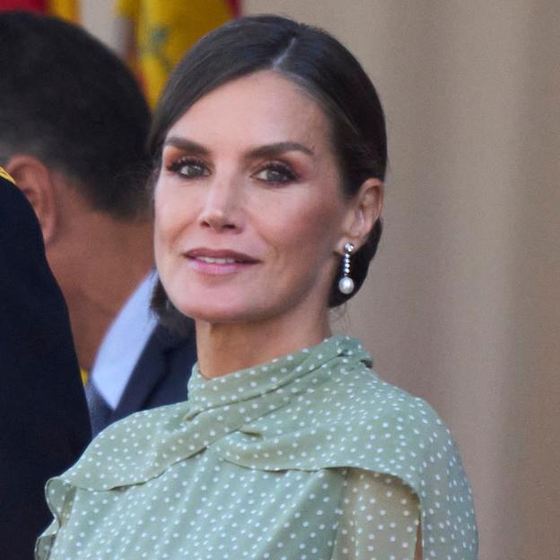 Repasamos todos los looks de la reina Letizia en el Día de la Hispanidad desde 2004 (del primero al último)